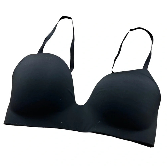 Victoria’s Secret • Black T-Shirt Lightly Lined Wireless Bra - Picture 4 of 10